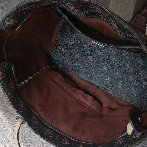 Handbag - Picture 2 of 3